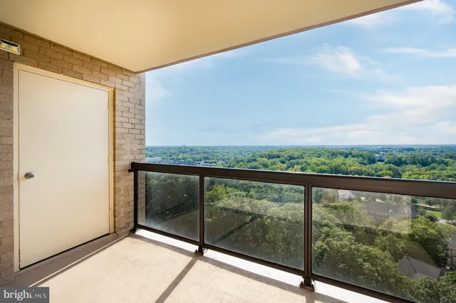 $2,700 | 307 Yoakum Parkway, Unit 1808, Alexandria, VA 22304