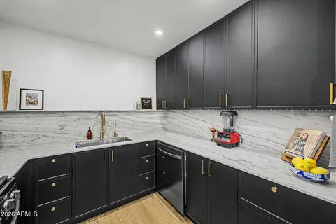 $950,000 | 3436 East Glenrosa Avenue, Phoenix, AZ 85018