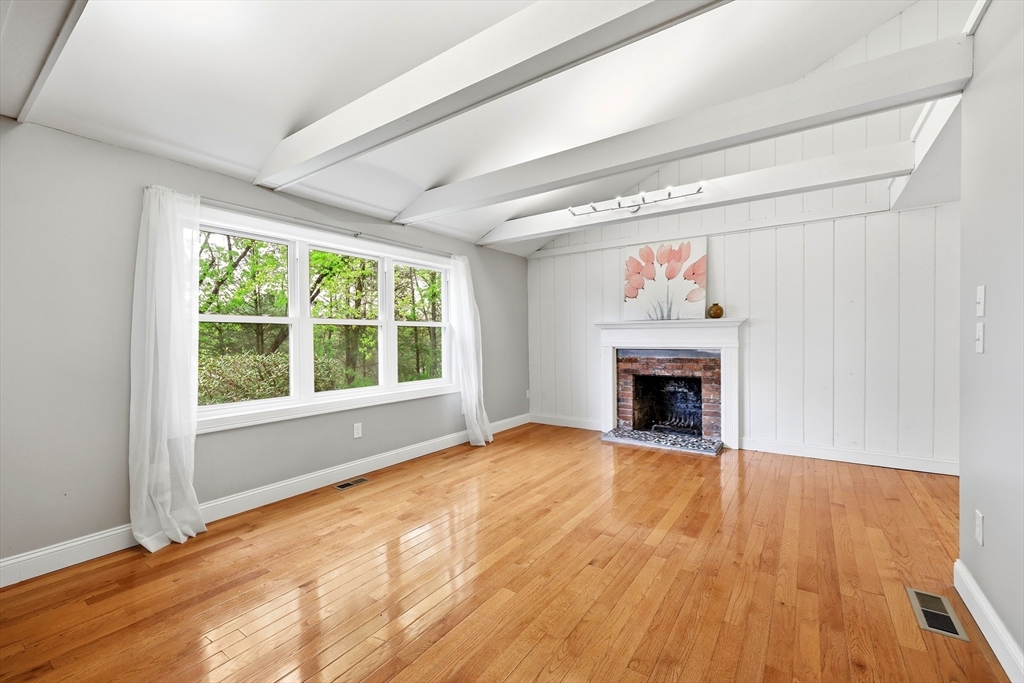 1185 Bay Road Amherst, MA 01002 - Photo 3 of 38