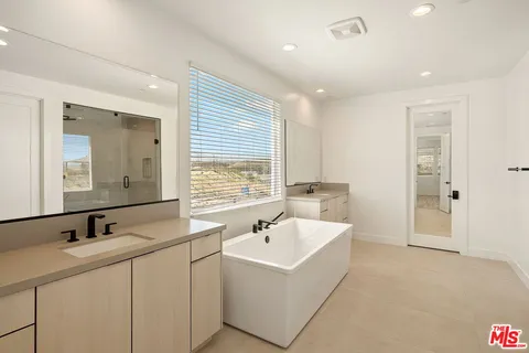 $2,195,000 | 24198 North Camino Cascada, Valencia, CA 91354