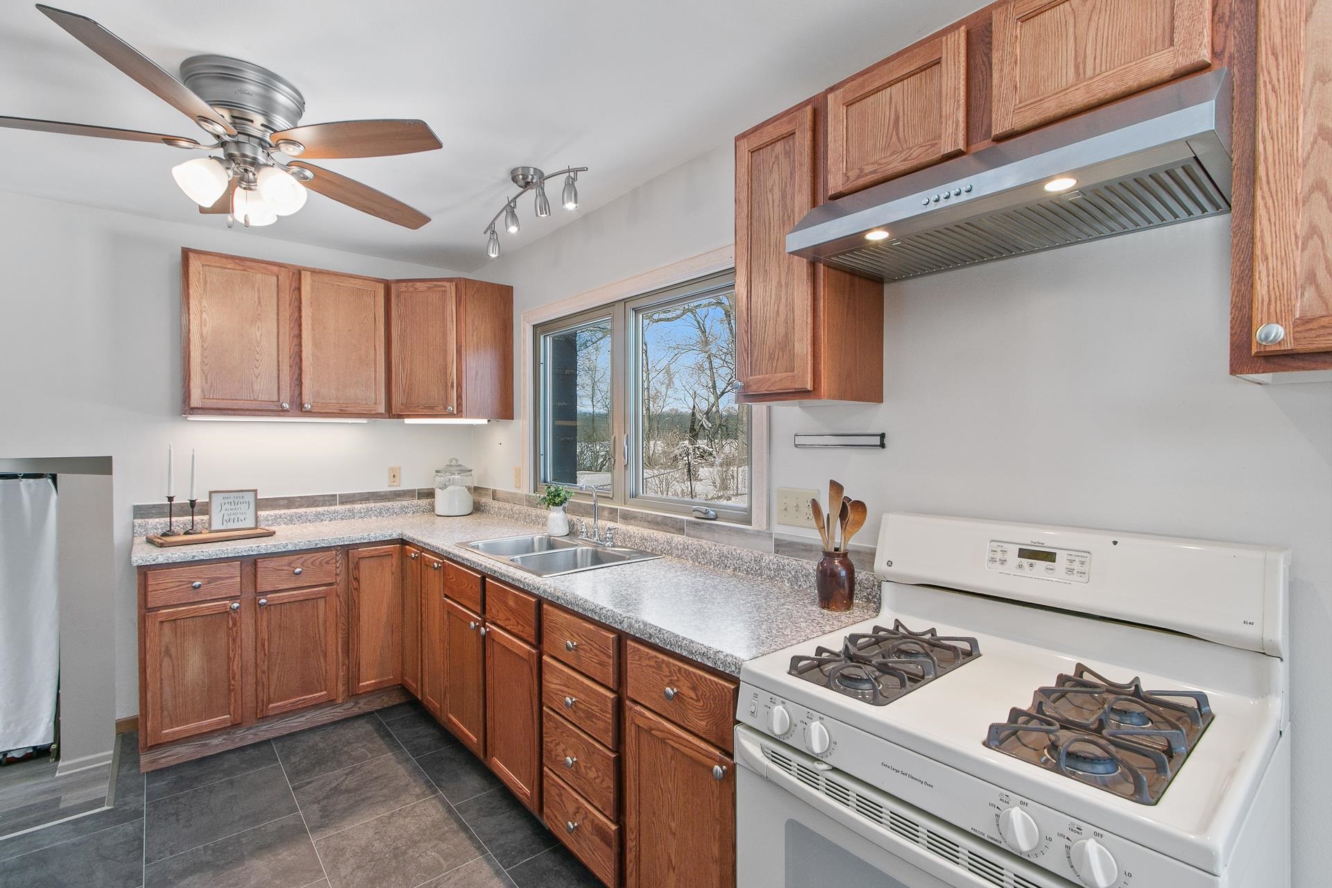 N2493 Kunz Road Fort Atkinson, WI 53538 - Photo 12 of 42