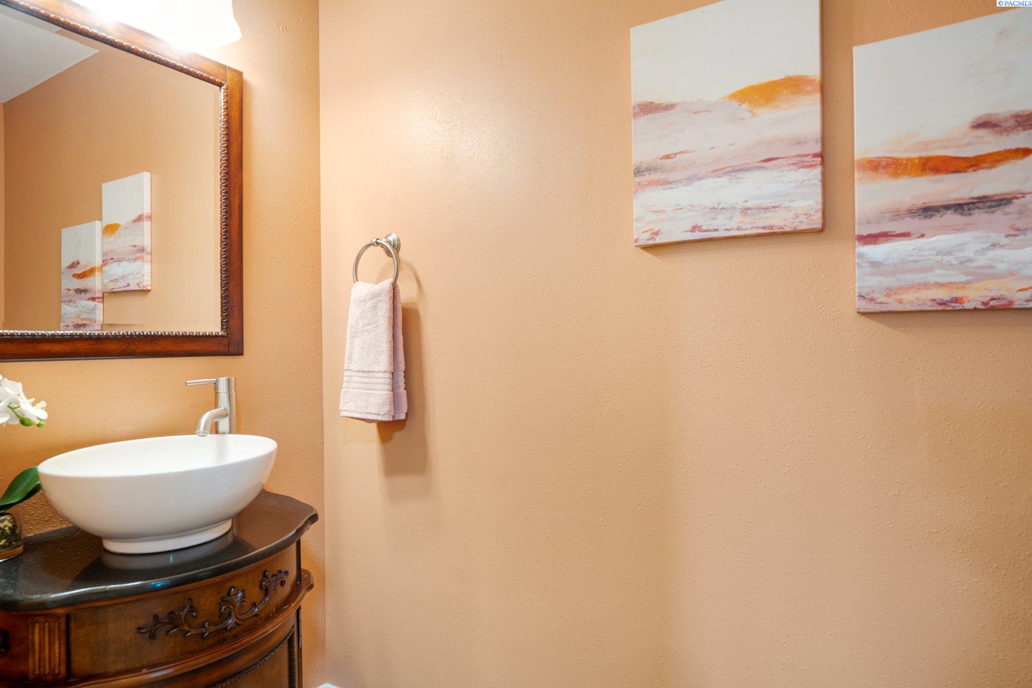 101306 East Vaca Road Kennewick, WA 99338 - Photo 15 of 45 Gallery Image 15