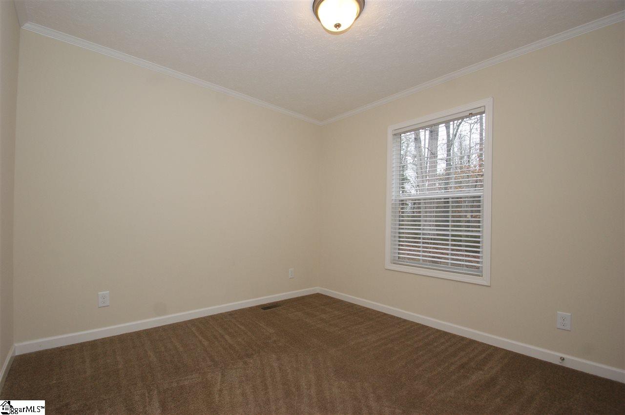 390 Cedar Falls Road Fountain Inn, SC 29644 - Photo 17 of 36