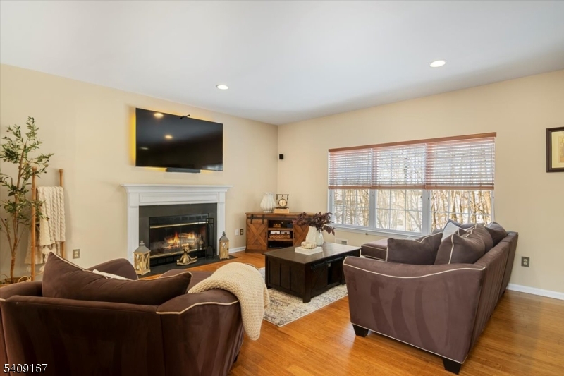 408 Rock Ridge Road Lake Hopatcong, NJ 07849 - Photo 7 of 43