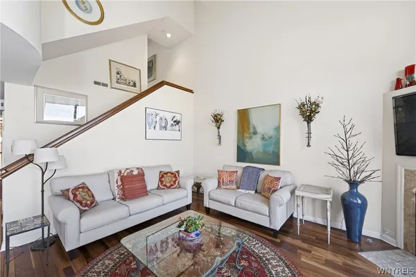 $895,000 | 324 Rivermist Drive, Buffalo, NY 14202