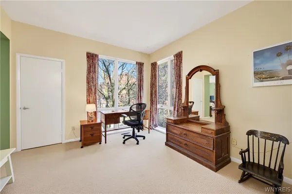 $895,000 | 324 Rivermist Drive, Buffalo, NY 14202