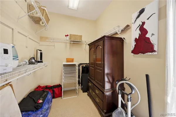 $895,000 | 324 Rivermist Drive, Buffalo, NY 14202