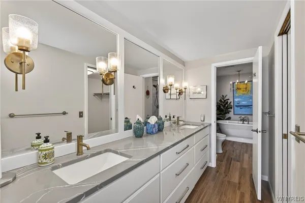 $895,000 | 324 Rivermist Drive, Buffalo, NY 14202