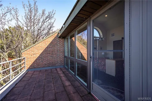 $895,000 | 324 Rivermist Drive, Buffalo, NY 14202