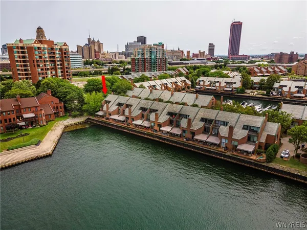 $895,000 | 324 Rivermist Drive, Buffalo, NY 14202