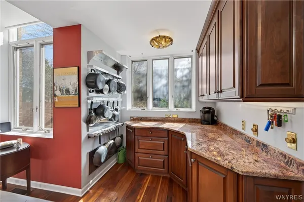 $895,000 | 324 Rivermist Drive, Buffalo, NY 14202