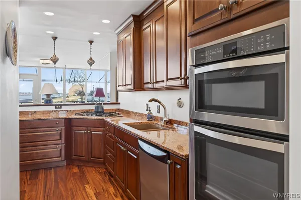 $895,000 | 324 Rivermist Drive, Buffalo, NY 14202