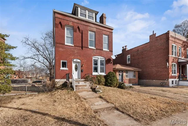 $150,000 | 915 Bates Street, St. Louis, MO 63111