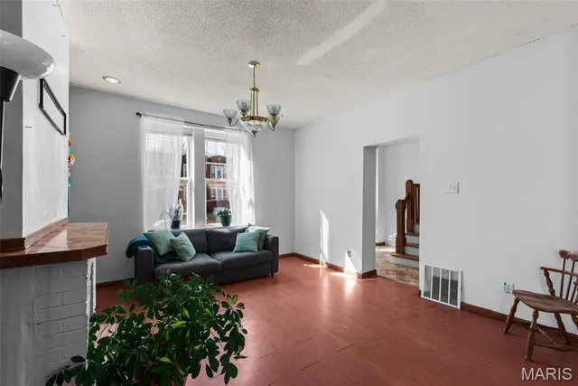 $150,000 | 915 Bates Street, St. Louis, MO 63111