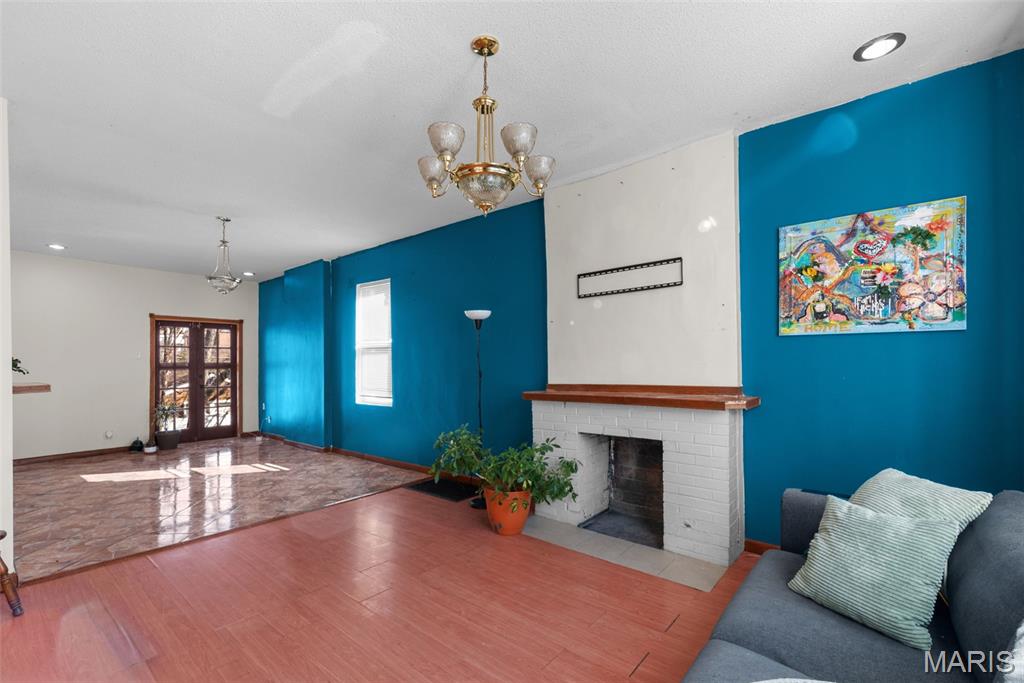 915 Bates Street St. Louis, MO 63111 - Photo 6 of 28