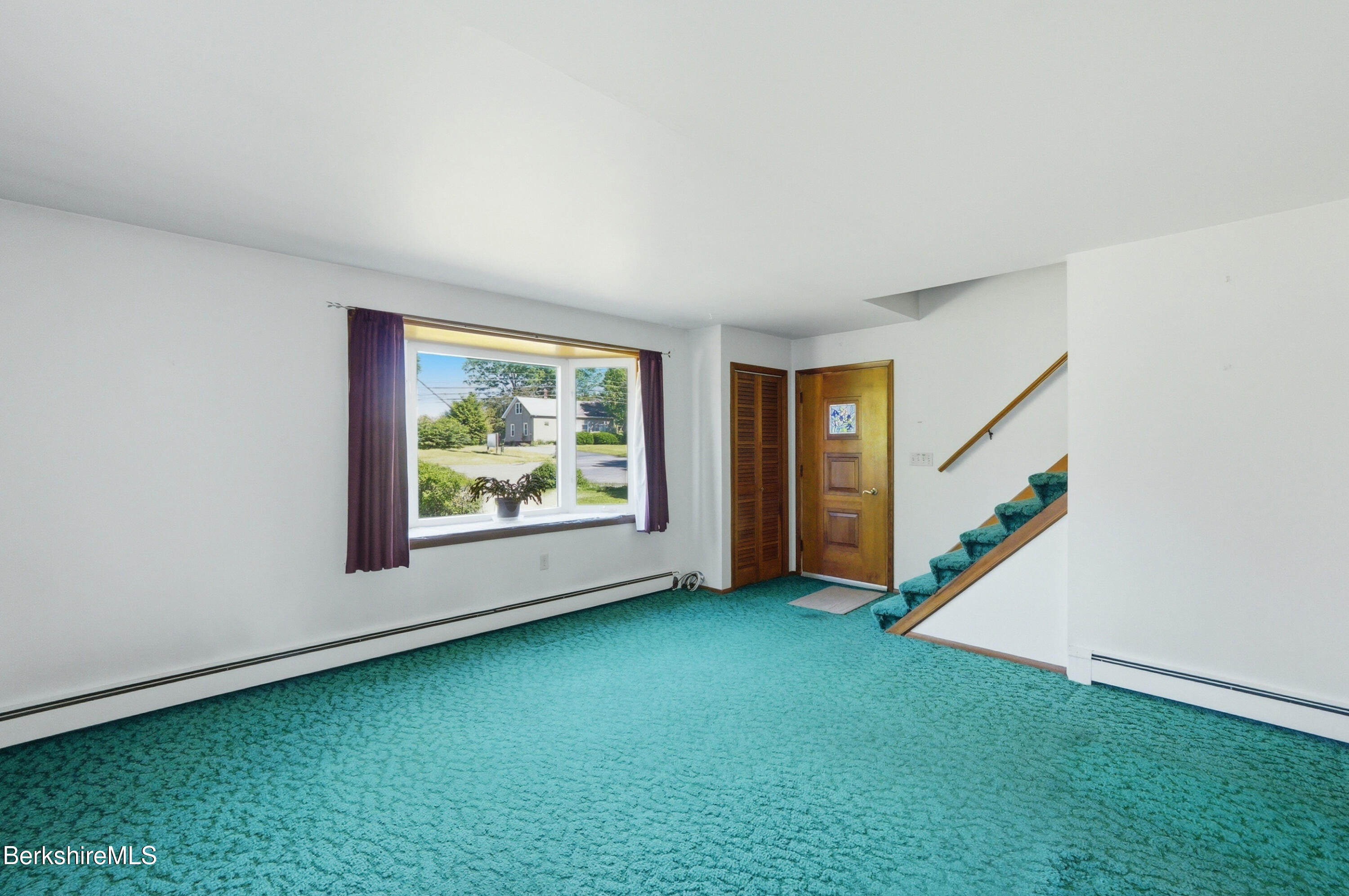 380 Cheshire Road Pittsfield, MA 01201 - Photo 3 of 37 $$001_cad07112 (5)