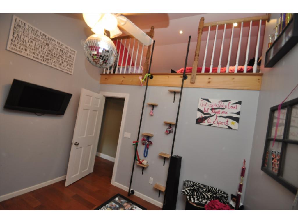 133 Saltmarsh Pond Road Gilford, NH 03249 - Photo 17 of 29 Gallery Image 17