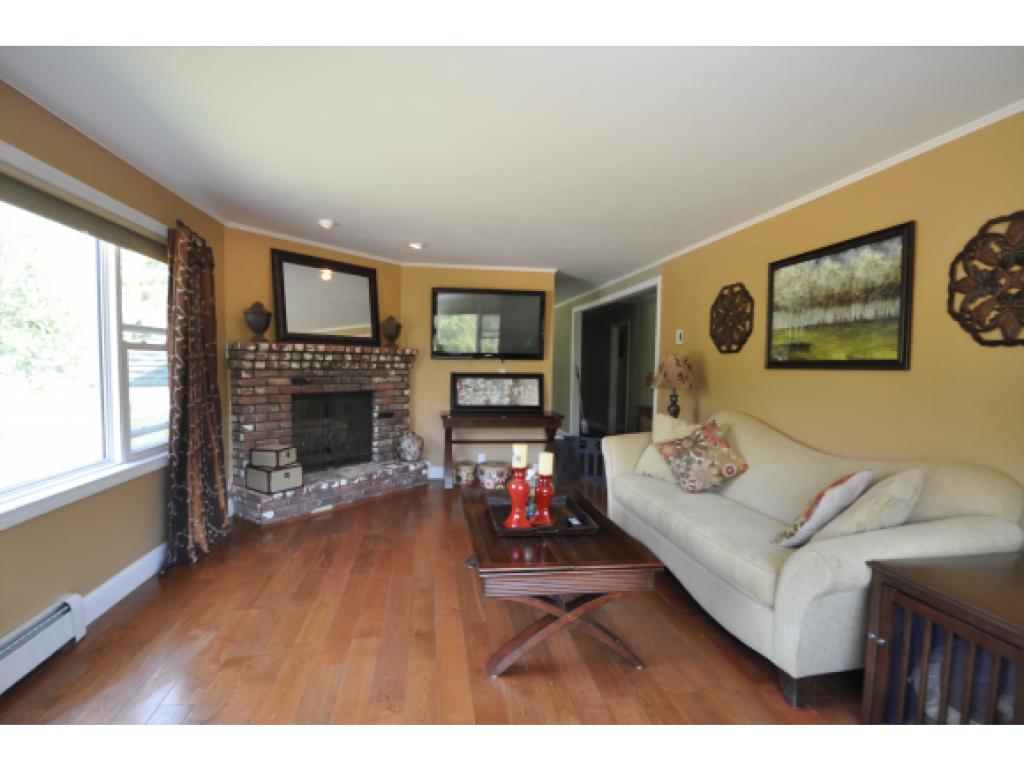 133 Saltmarsh Pond Road Gilford, NH 03249 - Photo 8 of 29 Gallery Image 8