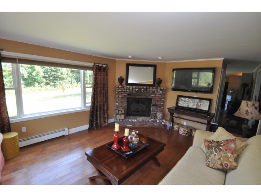 133 Saltmarsh Pond Road Gilford, NH 03249 - Photo 10 of 29 Gallery Image 10