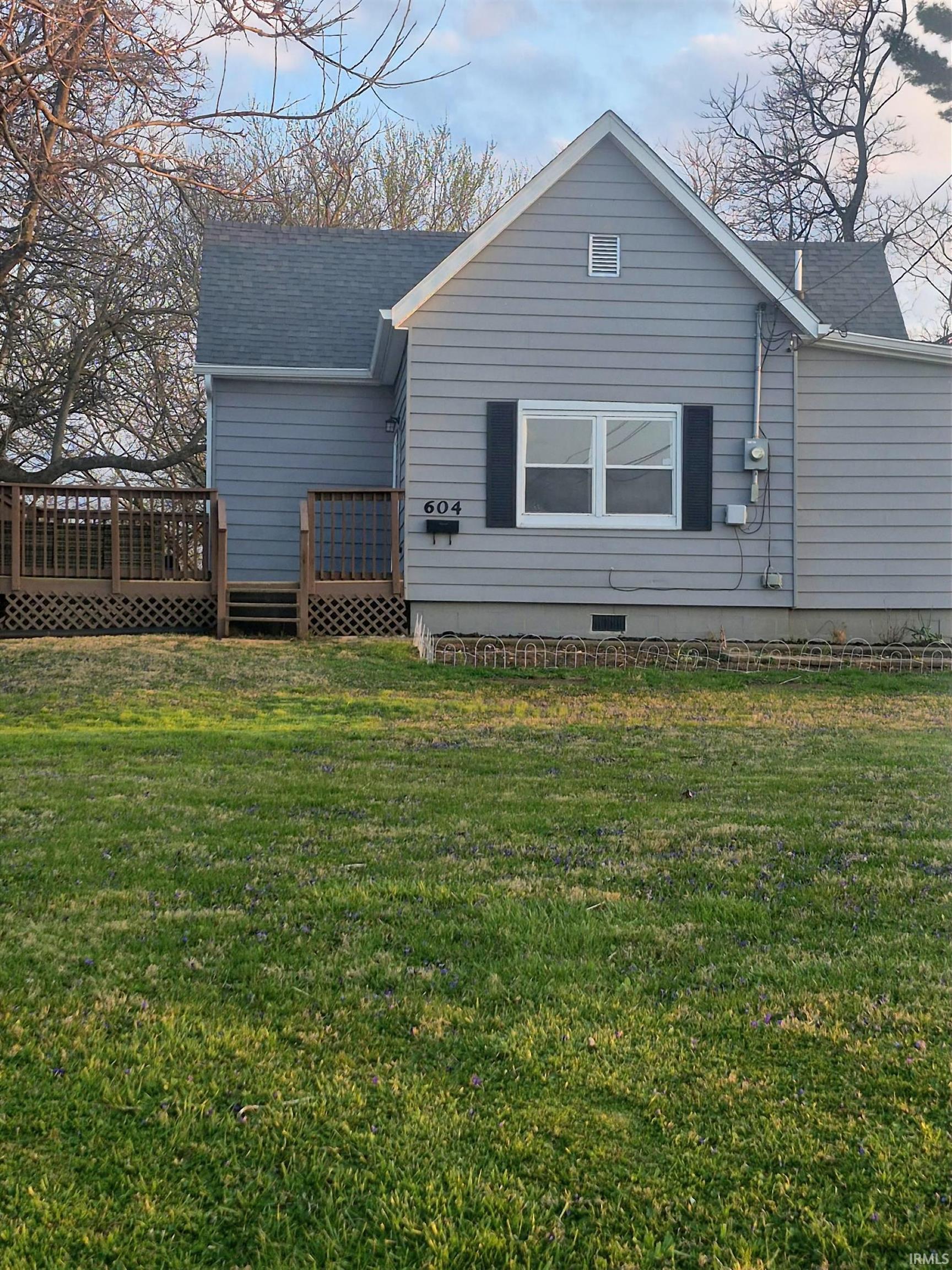604 Crawford Street Mitchell, IN 47446 - Photo 2 of 18