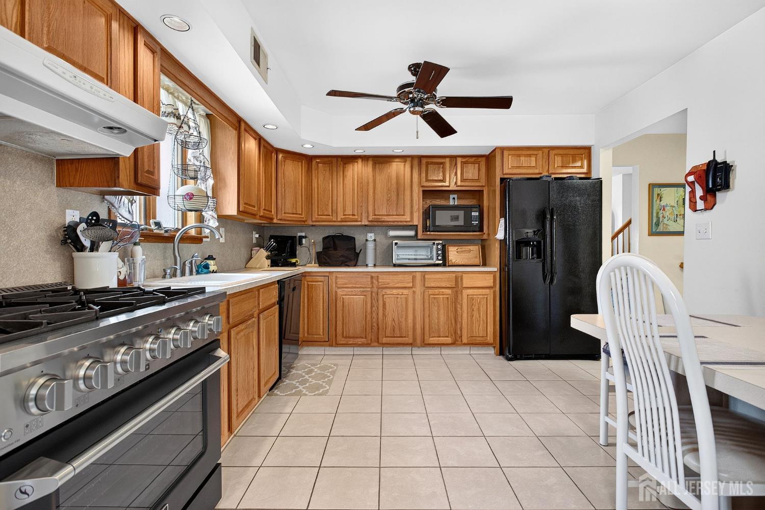 21 Sulliman Road Edison, NJ 08817 - Photo 10 of 26