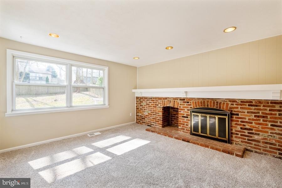 44 Heather Road Blackwood, NJ 08012 - Photo 7 of 25 Gallery Image 7