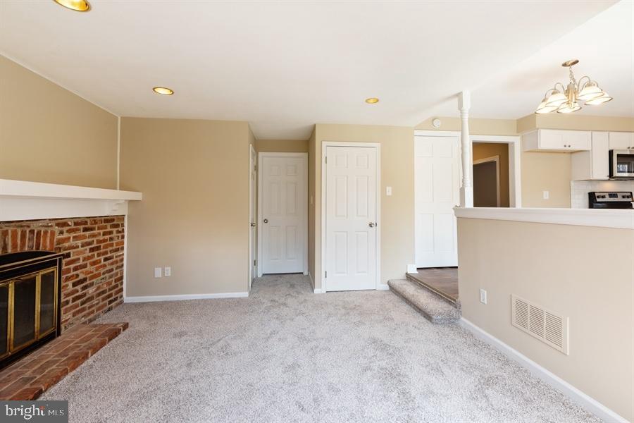 44 Heather Road Blackwood, NJ 08012 - Photo 10 of 25 Gallery Image 10