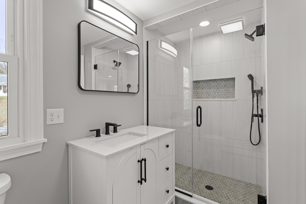 25 Rock Road Tyngsborough, MA 01879 - Photo 21 of 35