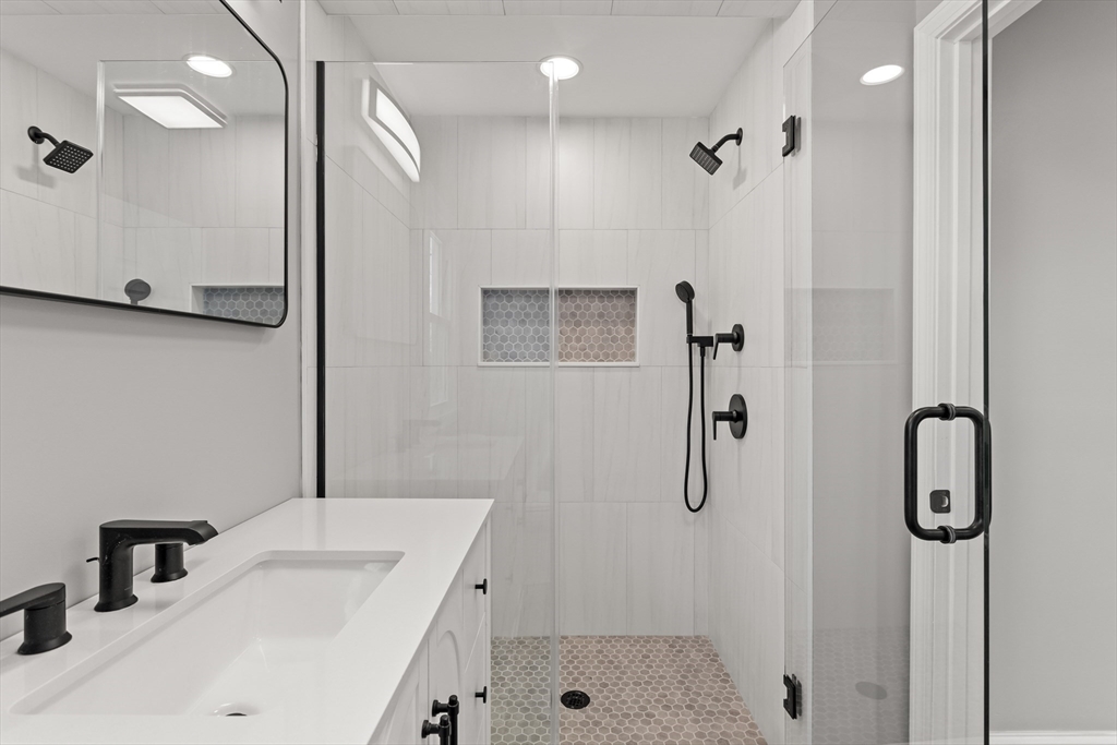 25 Rock Road Tyngsborough, MA 01879 - Photo 22 of 35