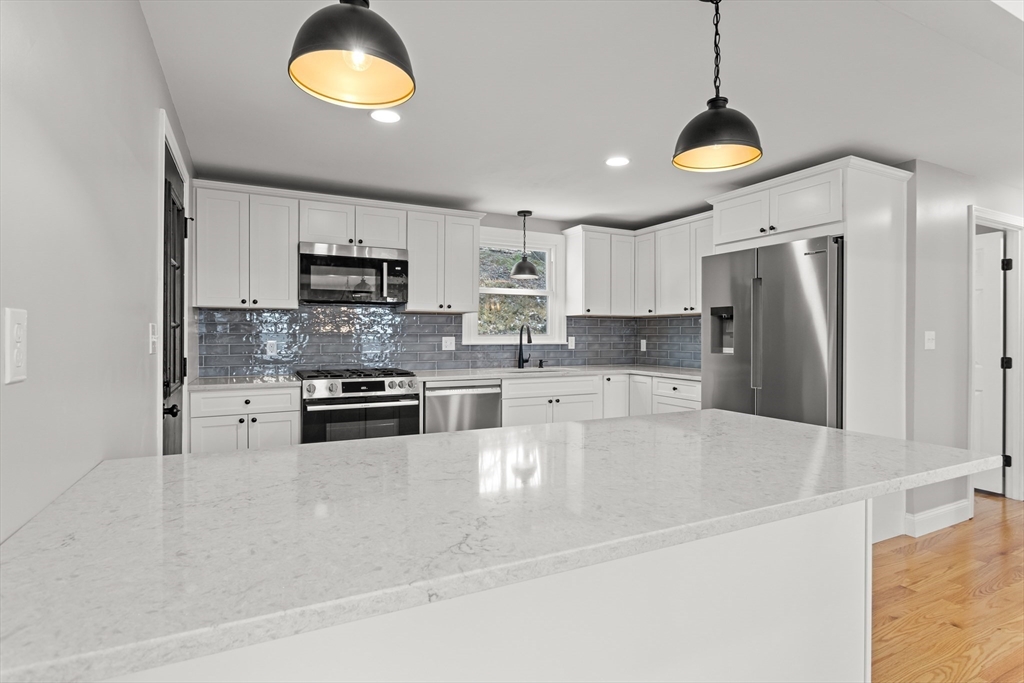 25 Rock Road Tyngsborough, MA 01879 - Photo 6 of 35