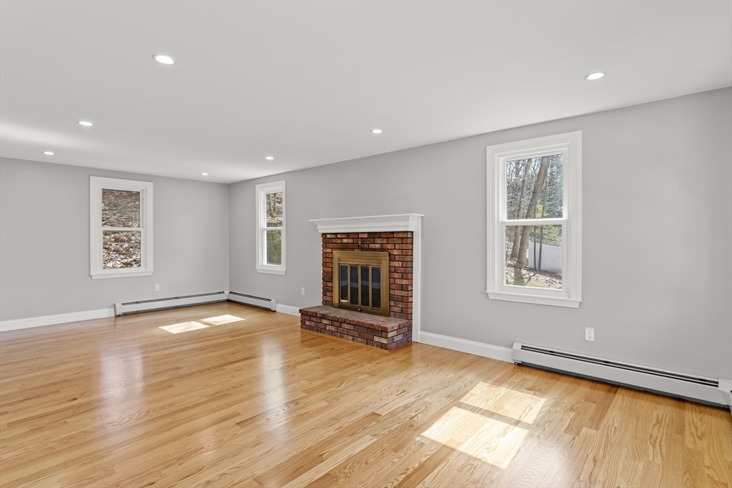 25 Rock Road Tyngsborough, MA 01879 - Photo 10 of 35