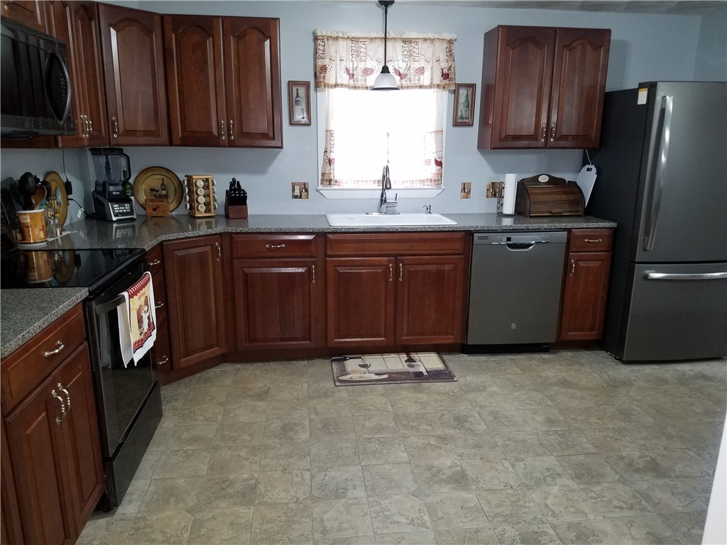 7 Hornbeam Road Coventry, RI 02816 - Photo 7 of 40