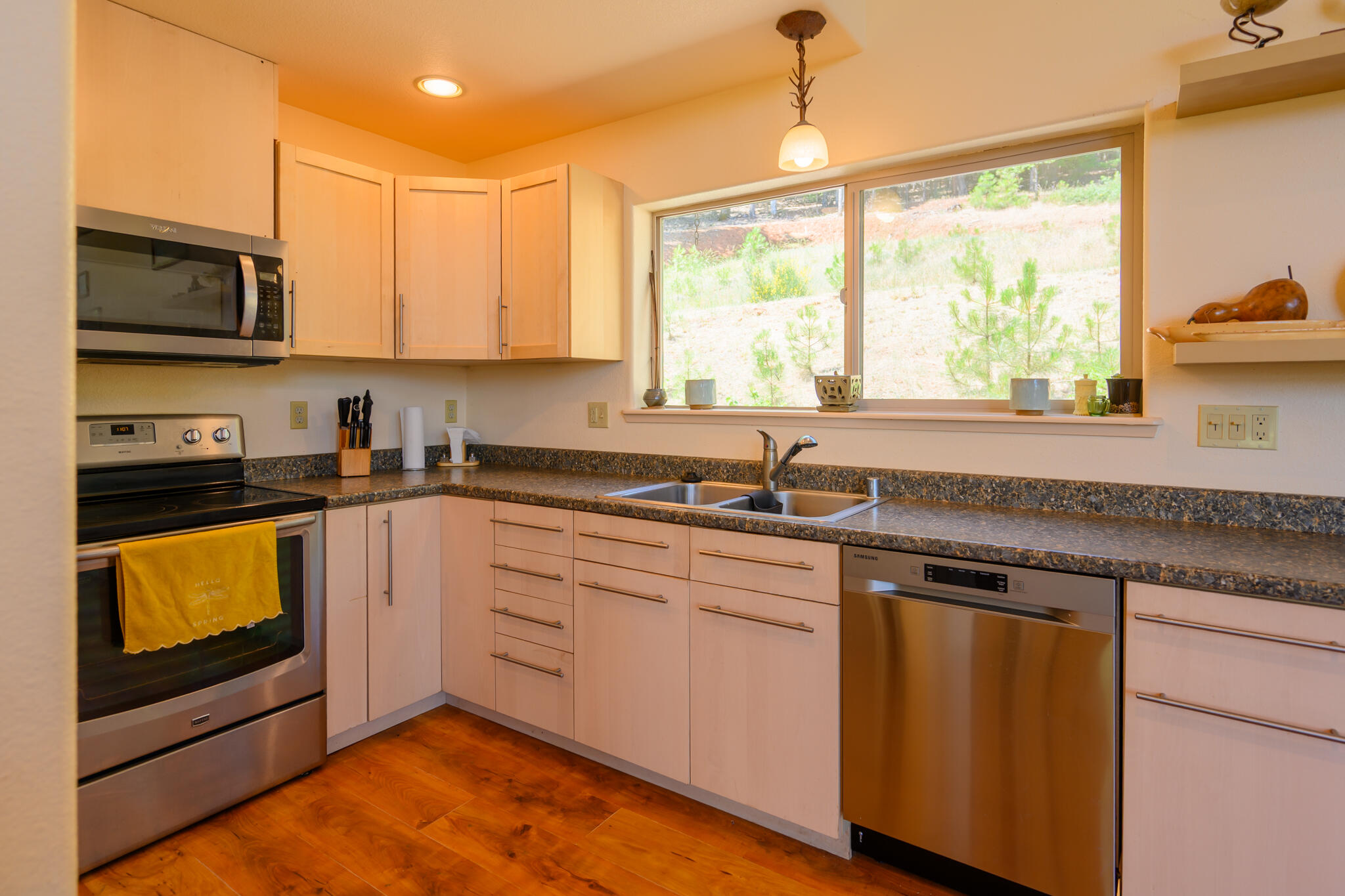 300 Dirt Road Lewiston, CA 96052 - Photo 18 of 54 Kitchen