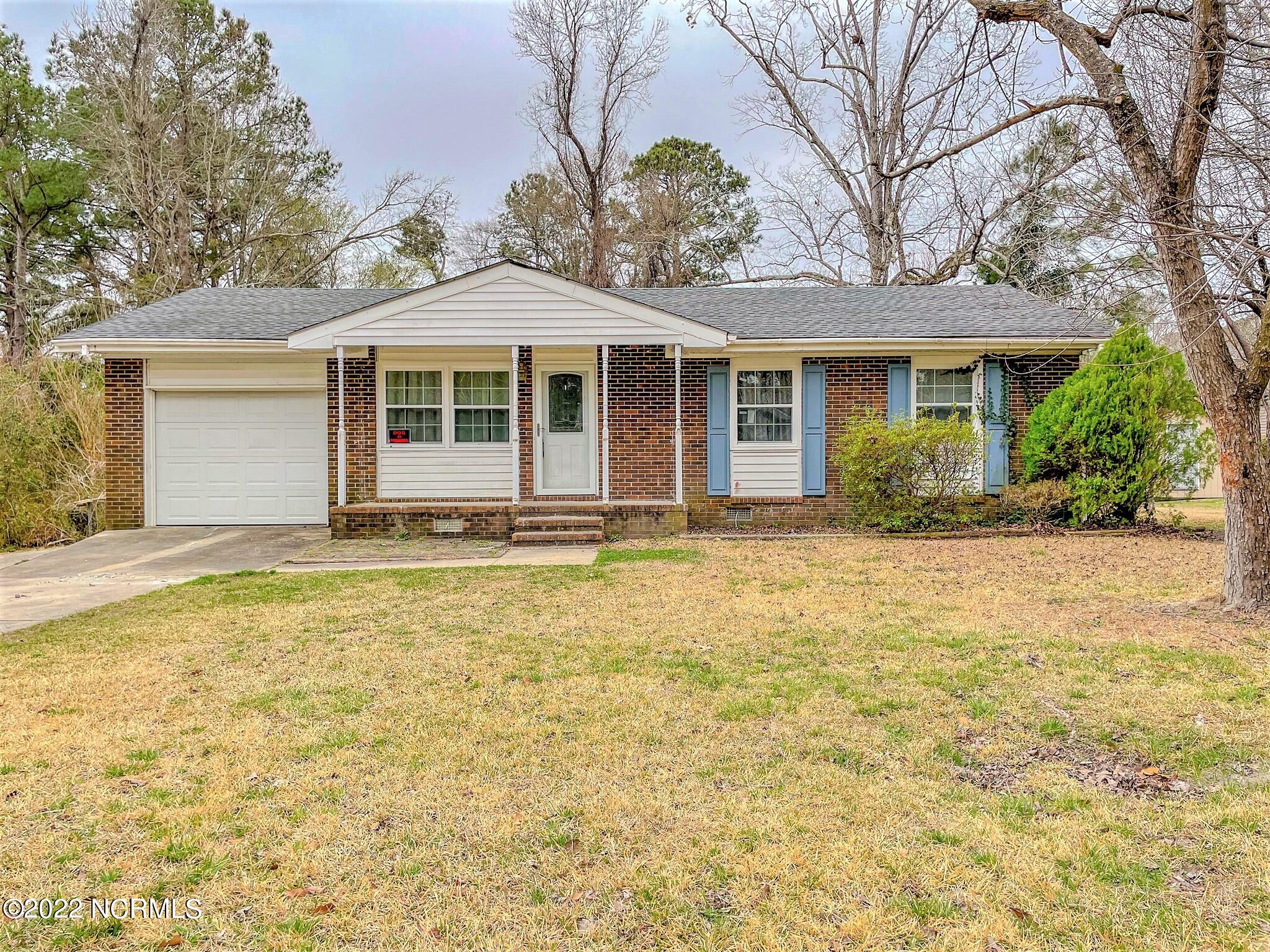 105 Pineview Road Jacksonville, NC 28546 - Photo 1 of 16 Front