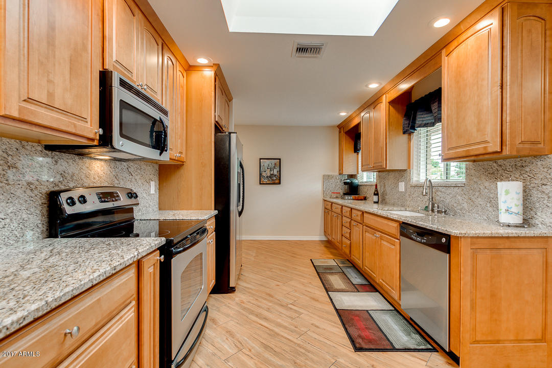 10806 West Hatcher Road Sun City, AZ 85351 - Photo 11 of 36 11-Hatcher