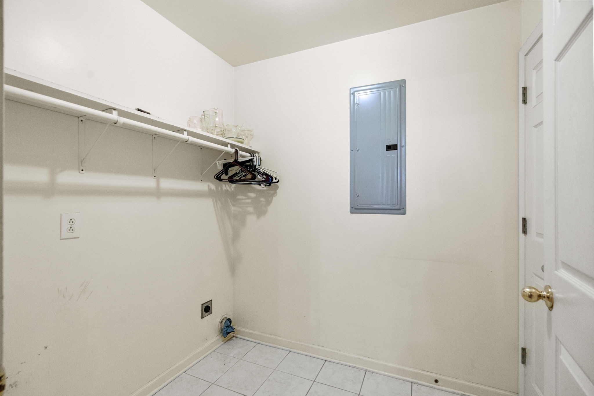 12480 Owens Chapel Road Springfield, TN 37172 - Photo 9 of 36 a bathroom with a shower