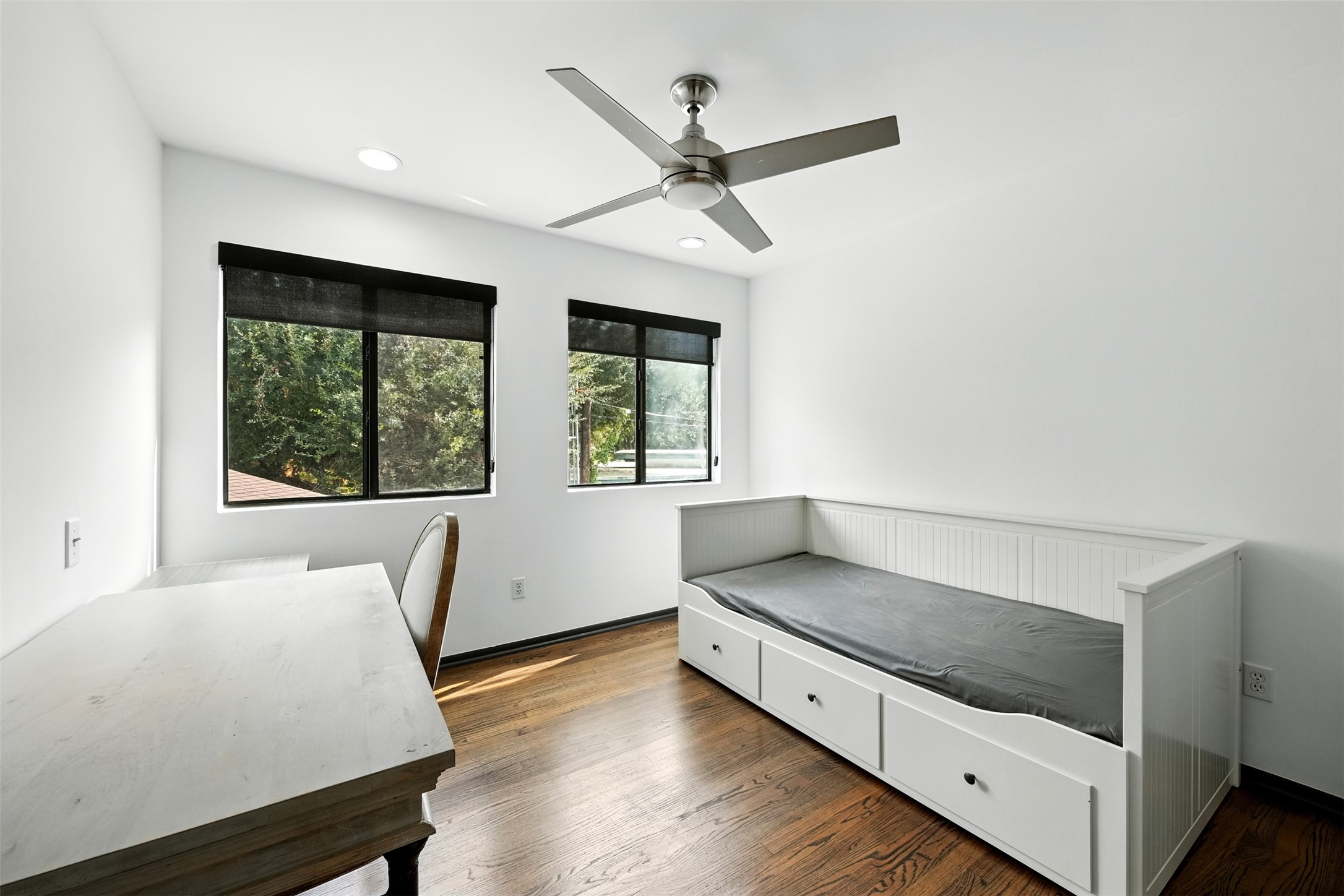 2019 McClendon Street Houston, TX 77030 - Photo 30 of 45 a living room with furniture and a window