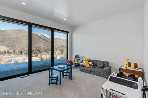 $6,350,000 | 11330 Hoback Junction South Road, Jackson, WY 83001