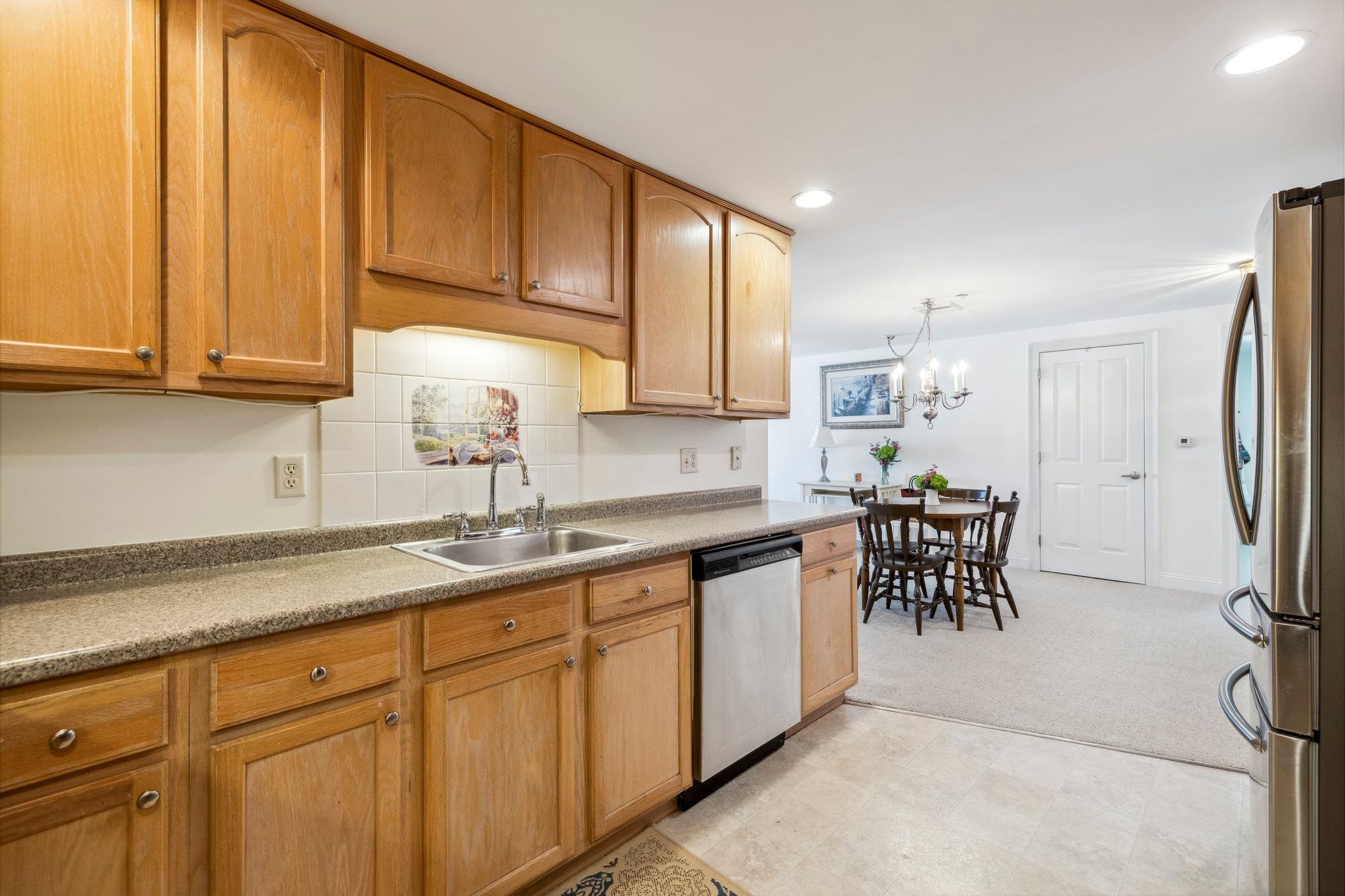 373 Lafayette Road, Unit 202 Hampton, NH 03842 - Photo 5 of 23