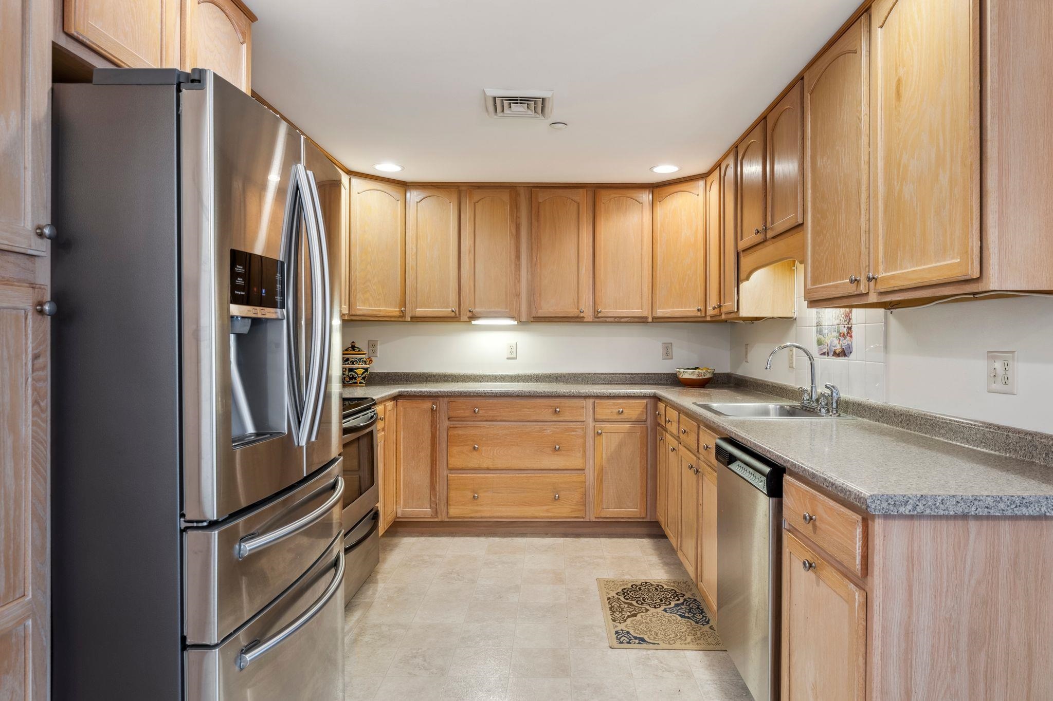 373 Lafayette Road, Unit 202 Hampton, NH 03842 - Photo 6 of 23