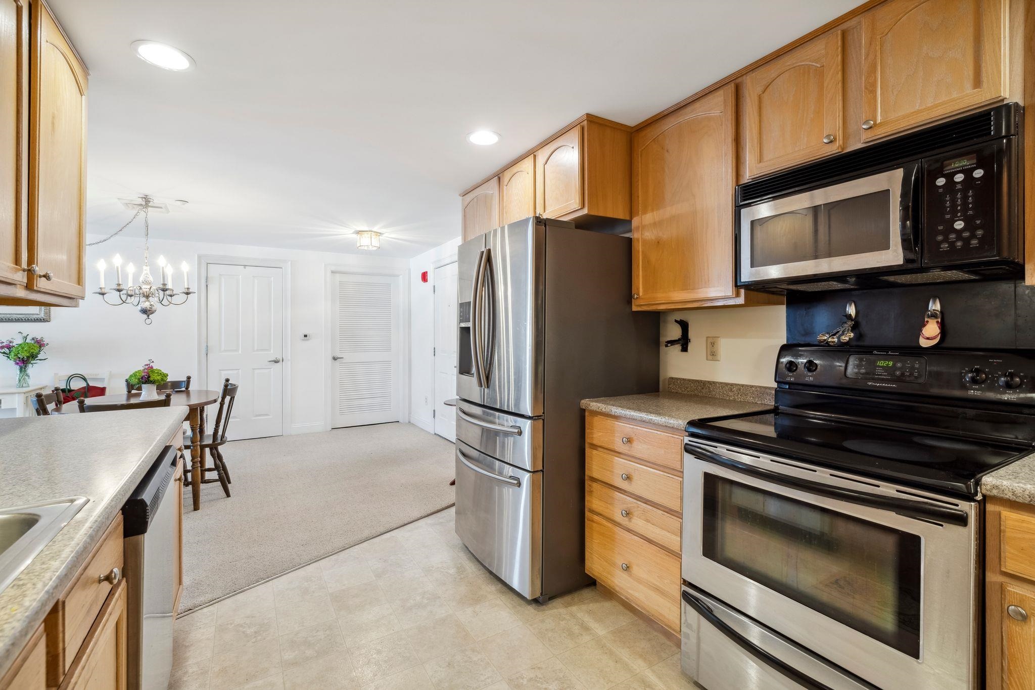 373 Lafayette Road, Unit 202 Hampton, NH 03842 - Photo 7 of 23
