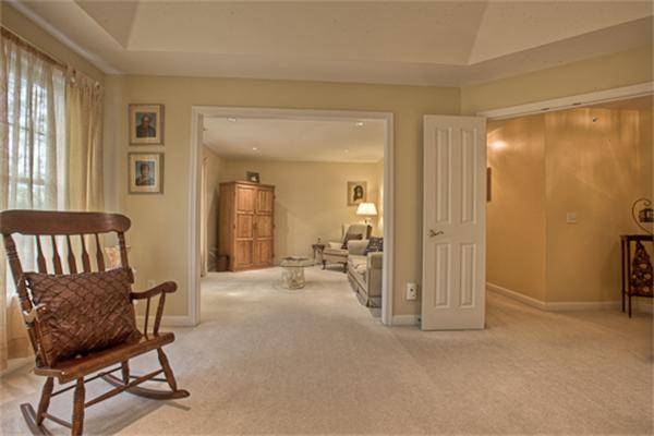 40 Amberville Road North Andover, MA 01845 - Photo 17 of 27 Gallery Image 17