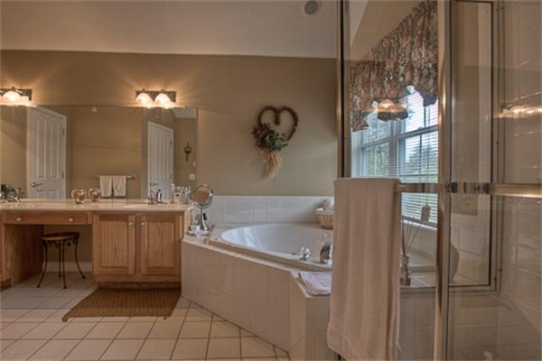 40 Amberville Road North Andover, MA 01845 - Photo 18 of 27 Gallery Image 18