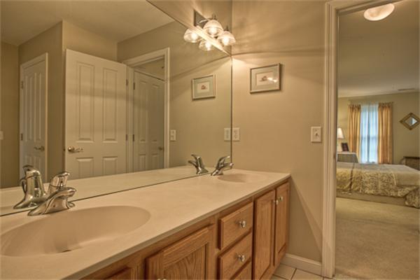 40 Amberville Road North Andover, MA 01845 - Photo 21 of 27 Gallery Image 21