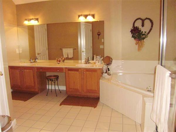 40 Amberville Road North Andover, MA 01845 - Photo 24 of 27 Gallery Image 24