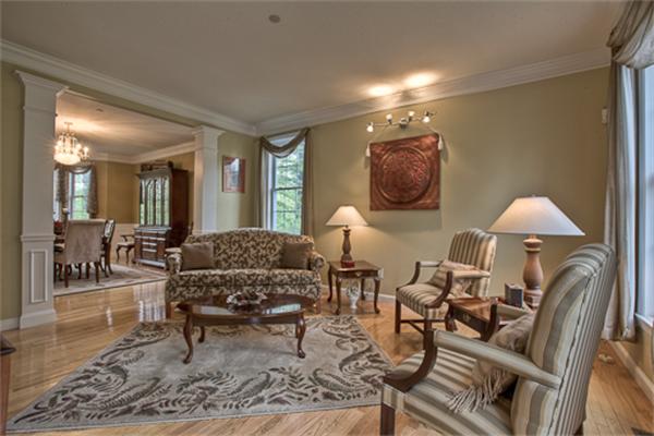 40 Amberville Road North Andover, MA 01845 - Photo 3 of 27 Gallery Image 3