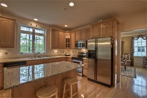 40 Amberville Road North Andover, MA 01845 - Photo 5 of 27 Gallery Image 5