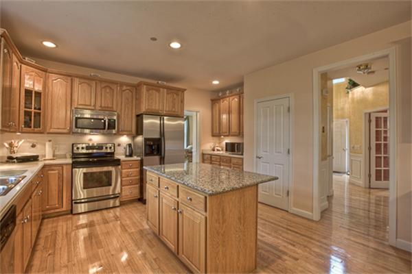 40 Amberville Road North Andover, MA 01845 - Photo 6 of 27 Gallery Image 6