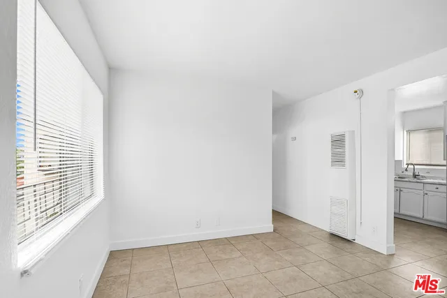 $1,950 | 959 South Soto Street, Los Angeles, CA 90023