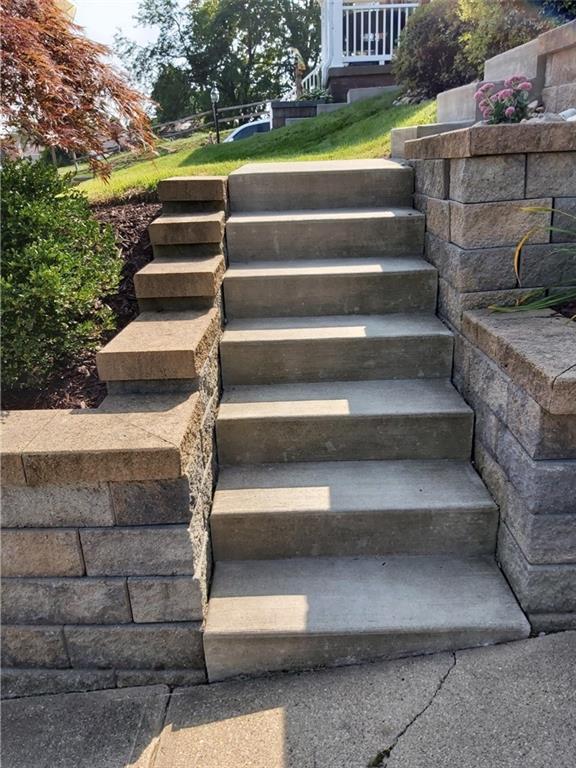 127 Longvue Drive West Mifflin, PA 15122 - Photo 2 of 24